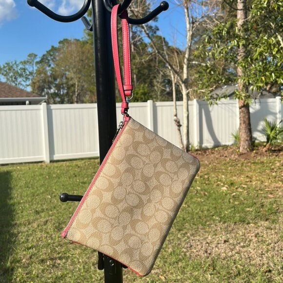 New Coach large gallery pouch - Picture 2 of 16